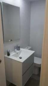 KLIMATISIERTE WOHNUNG MIT GARAGE UND POOL - Image 3