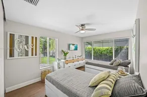 Stunning 3bdr, water front, amazing view, hot tub, pool!!! Close to the beach!  - Image 5