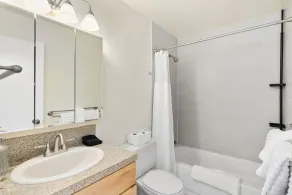 3BR 3BA Condo - Steps away from Beach, Pool and Dining! - Image 4