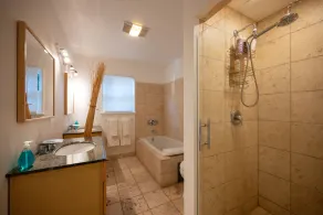 Profitez du soleil @LA Haven; Jardin au bord de la piscine ou jacuzzi sous les étoiles - Image 5