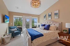 Luxurious Echo Bay Retreat—Hot Tub, Fire Pit, Ping Pong, Chess, Bikes & Stunning Views Await! - Image 5