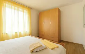 Holiday apartment with air conditioning - Image 4
