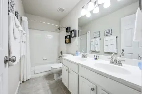 Pet-Friendly 3BR Home with Porch & Grill - Image 4