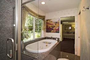 TRANQUJIL GARDEN STUDIO RETREAT,  W/HOT TUB Minutes from Downtown Napa - Image 2