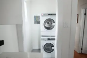 Christie Corner II: Quaint Apartment located in Desirable Port Dalhousie - Image 3