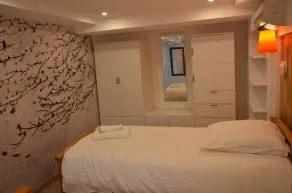 2-bedroom Apartment with Terrace - Image 5