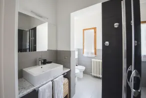 101 Via Esino (Wohnung mit einem Schlafzimmer) - Image 2