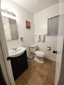 SALE! Peaceful, Clean, 4x Queen Bed, Spacious! - Image 3