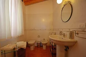 Ferienhaus in Bargecchia,Klimaanlage,Wi-Fi,private Terrasse,Pool,Dorfnah,bis 6 P - Image 2