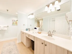 Beach Club 208C by Youngs Suncoast - Image 2