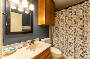 Waterfront Condo: Stunning Sunsets, Fishing, Patio, & 4 minutes from the beach! - Image 5