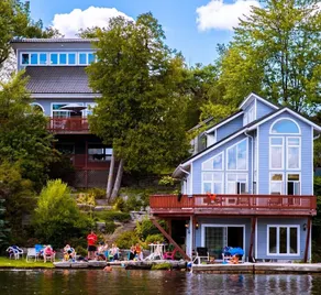 Kawartha Luxus Haus am Wasser! Lebe im Bootshaus! Billardtisch, Kamin, Kanu - Image 4