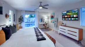 WOW! Luxury Desert Oasis! - Image 3