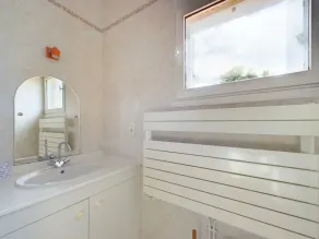 Una grande casa di famiglia a Brem sur Mer - Image 3