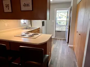 Hidden Gem 10 mins to Downtown or Wrightsville Beach. Brand New King Sized Bed - Image 5