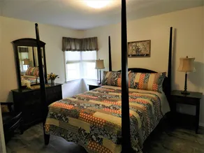 RESERVE SU FIN DE SEMANA DE OTOÑO AHORA!  2 granjas, lago de 9 acres, 52 acres, capacidad para 20 - Image 5