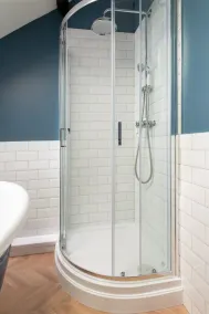 Beautiful 2-bed Cottage in Brampton - Image 4
