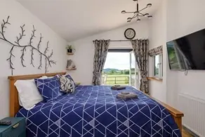 Ash Lodge - Exclusive Lodge with Hot Tub and stunning views - Image 5