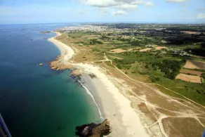 A fully renovated house, close to the fishing port of Guilvinec (Brittany) - Image 3