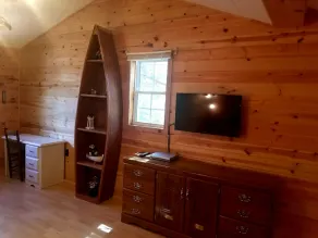 *Little Betsy cabin on Lake Superior sandy beach & EV Charger* - Image 4