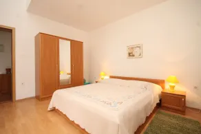 1-Zimmer-Ferienwohnung mit Terrasse und Meerblick Sveti Jakov, Losinj (A-8011-a) - Image 3