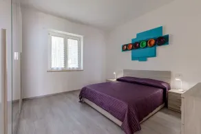 Nyligen renoverad lägenhet, modern och elegant, med sjöutsikt! - Image 5