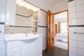 Villa La Pausa - Serene 3-Bedroom Retreat with Heated Pool - Image 2