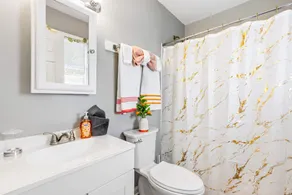 Lusby 5BD Family Home with Private Beach Access - Image 2