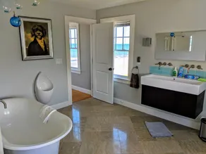 Lyx Waterfront Home med privat strand på Cape Cod Bay - Image 5