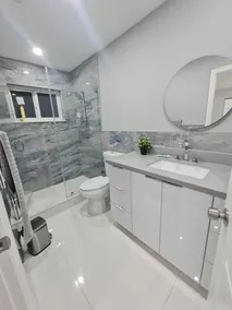 Is A Very Confortable House - Image 2