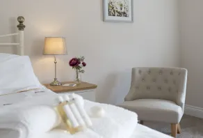This beautiful cottage enjoys a fabulous rural location on a mixed working farm. - Image 3