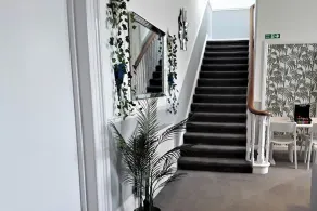 Riviera Retreat 10 bed 10 bath Torquay, games room, beach 750m, sleeps 20-24 - Image 2