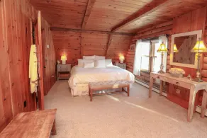 Belle cabane en rondins traditionnelle - Image 2