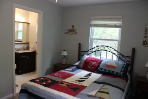 House - On quiet cove at the LAKE- Sleeps 10 - 5 BR/5BA - Image 4