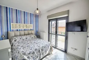 Villa Tania: A welcoming three-story independent house situated at a short distance from the beach, with Free WI-FI. - Image 3