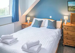 2 Bedroom Apartment with Hot Tub - Image 4