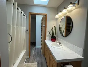 Modern 3 Bedroom Home in Beaverton - Image 5