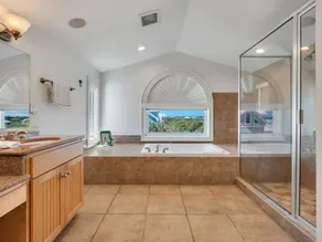 Salt Life: Expansive Beach Front Home, Private Pool, Pet Friendly - Image 2