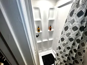 Tiny House Hideaway with King sized Bed - Image 3