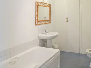 2 bedroom accommodation in Noss Mayo - Image 3