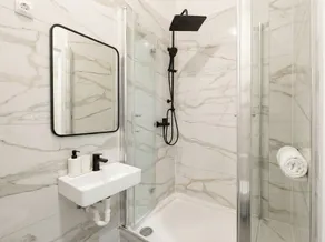 Stylish 1BR Apartment Wiener Stadthalle - Image 2
