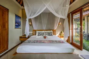 Romantic - Charming -Hideaway in bali local compound - Image 3