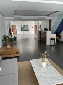 Allec fancy 1 bdr condo - Image 2