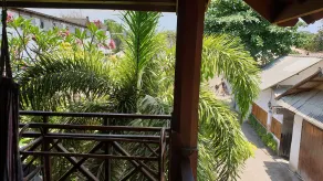 Treetop King Room with garden view - Image 3