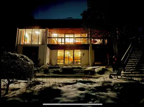 Beautiful & Private Mid Century Modern Country-House on 10 Acres near Caledon - Image 4