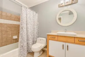 Walk or Bike to Old Town Scottsdale in a Quiet, Clean & Contemporary Sanctuary - Image 2