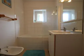 Gîte de 8 Personnes Dans un Style Normand Situé à Ancteville, Proche de la mer - Image 5