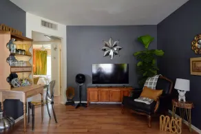 Boho Chic Designer Space Minutes to the Biltmore - Image 3