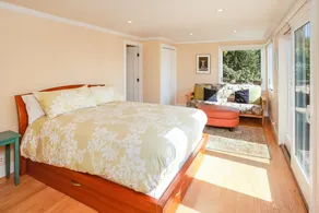 Sunny Beach Cottage with Amazing Views - Image 5