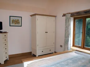 THE HAY BARN, pet friendly, character holiday cottage in Halwell - Image 5